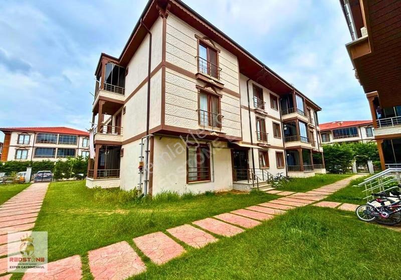 Kabakoz'da Ebeveyn Banyolu, Ayrı Mutfaklı,kilerli,satılık Daire
