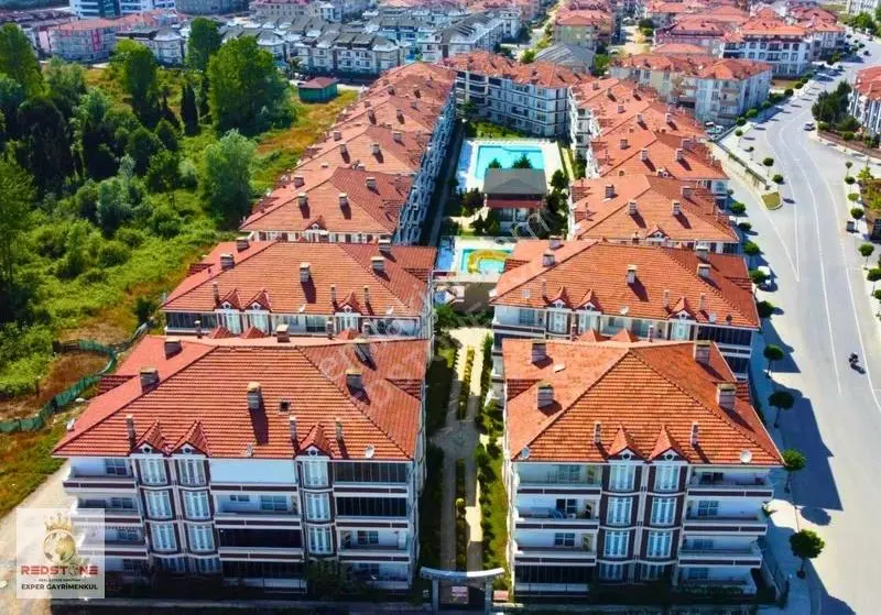 Karasu'da Havuzlu - Aquaparklı - Güvenlikli - Full Eşyalı 2+1 - Görsel 4