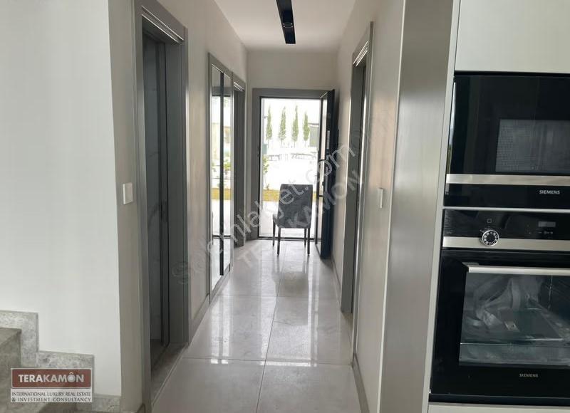 İzmir Çeşme Dalyan'da Ortak Havuzlu, Lüks 3+1 Eşyalı Rezidans - Görsel 28