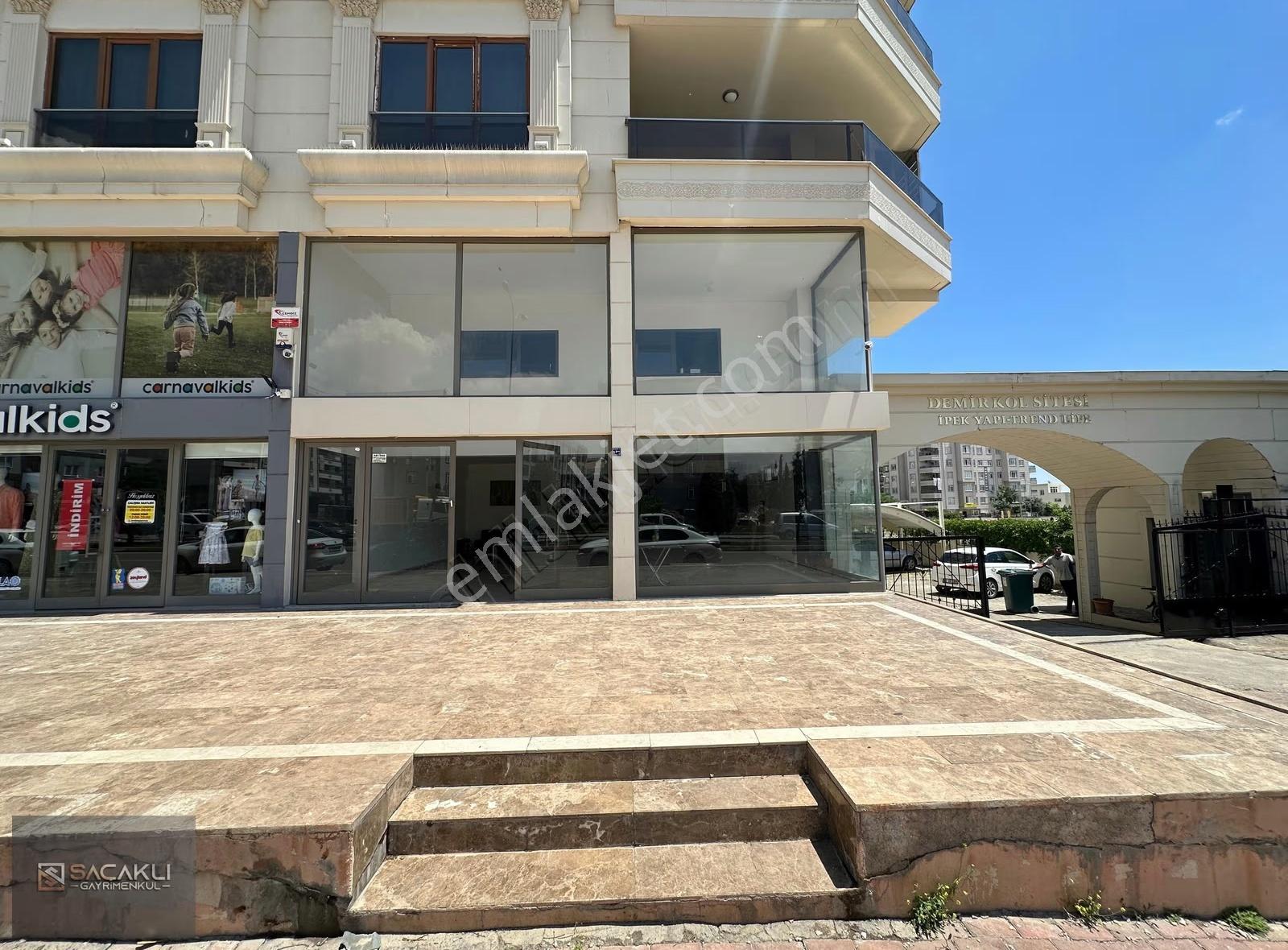 Kadir Saçaklı Emlak'tan Karşıyaka'da 3katlı 530m² Harika Dükkan!