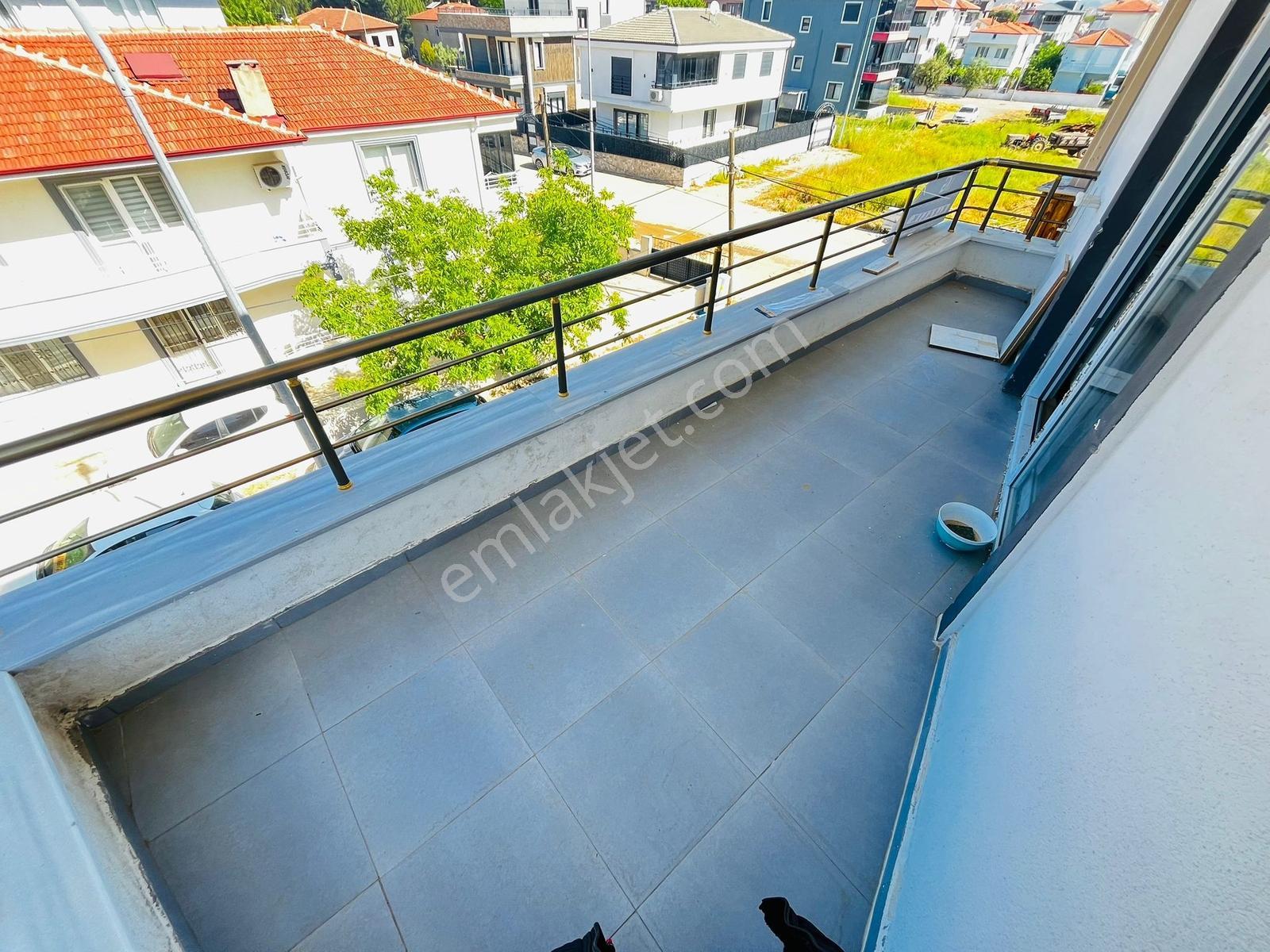Gömeç Mithatpaşa Mah. 3. Kat 2+1 Açık Mutfak Kiralık Daire - Görsel 26