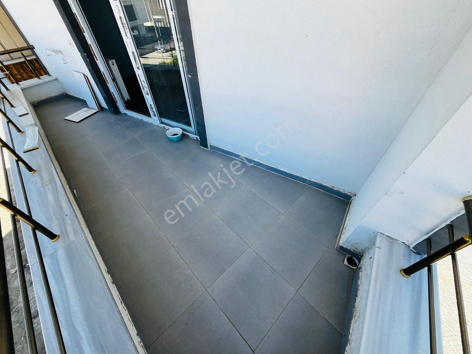 Gömeç Mithatpaşa Mah. 3. Kat 2+1 Açık Mutfak Kiralık Daire - Görsel 7