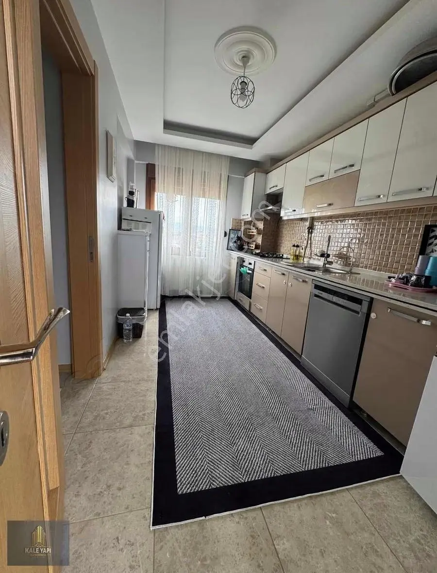 Kale Gayrimenkulden Gaziosmanpaşa Mahallesi Satılık 3+1 Daire