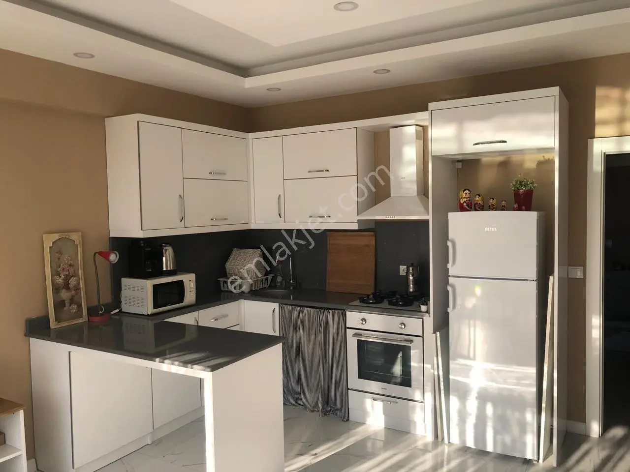 Kundu Turizm Bölgesinde / Sahile Yürüme Mesafesinde / 2 Havuzlu, Güvenlikli Sitede Full Eşyalı 1+1 - Görsel 3