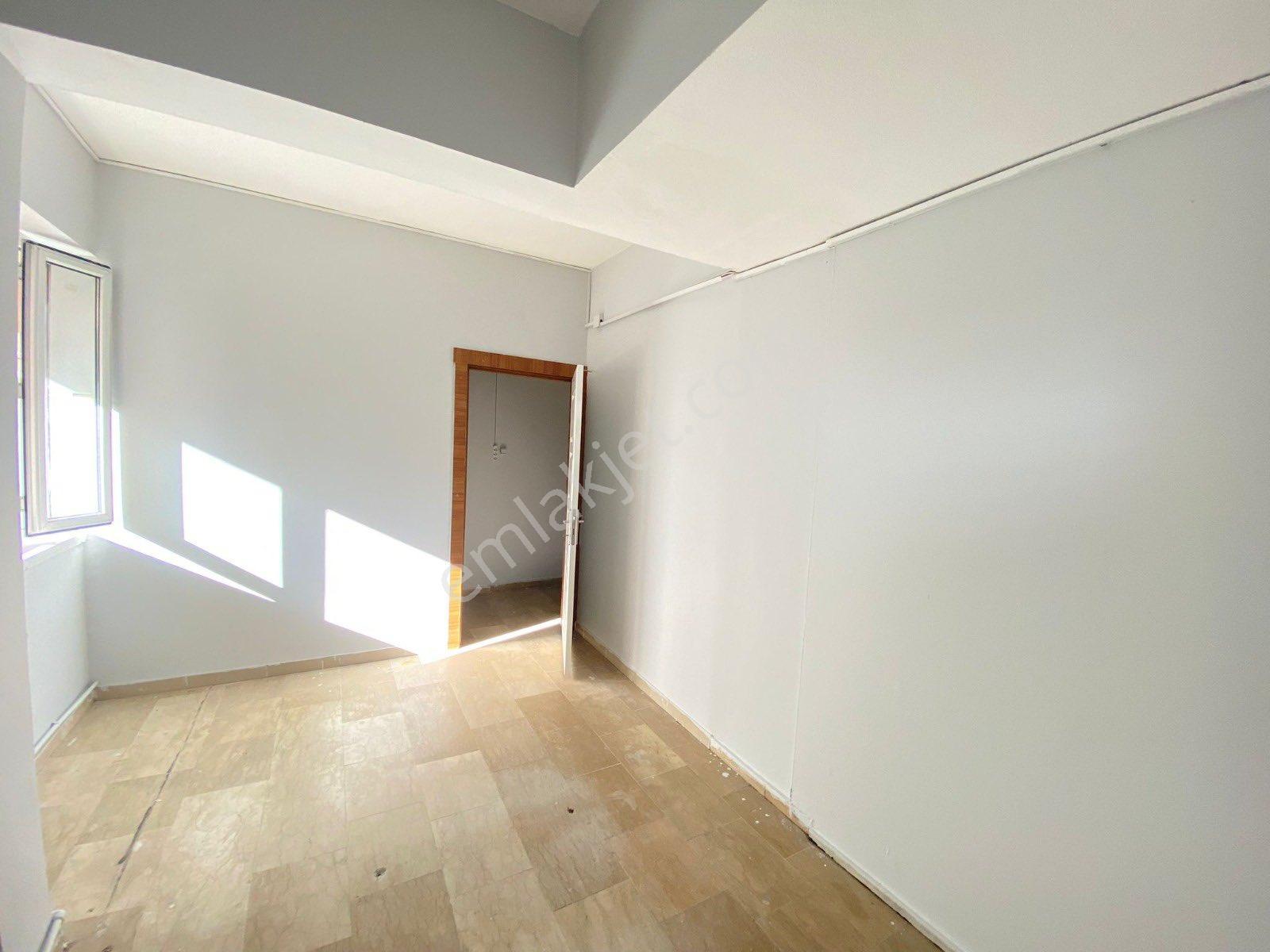 İskanlı Dükkan Tapulu Sahibinden Kiralık İş Yeri - Görsel 2