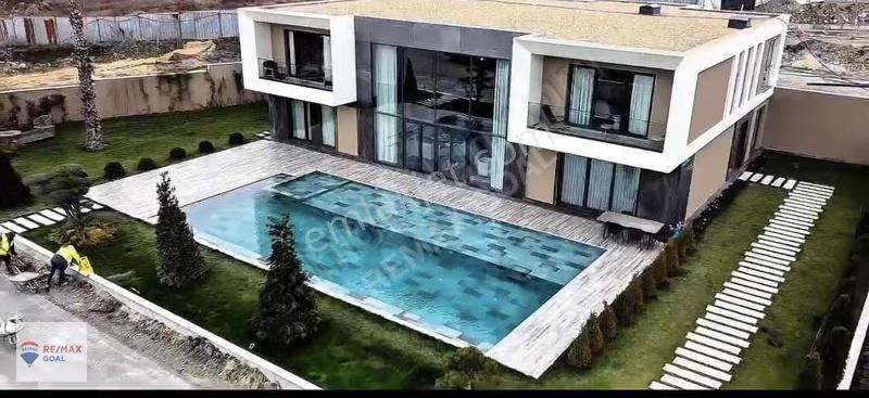 Rose Marine'de Ultra Lüks 6+1 Villa, Sahilde Prestijli Yaşam!