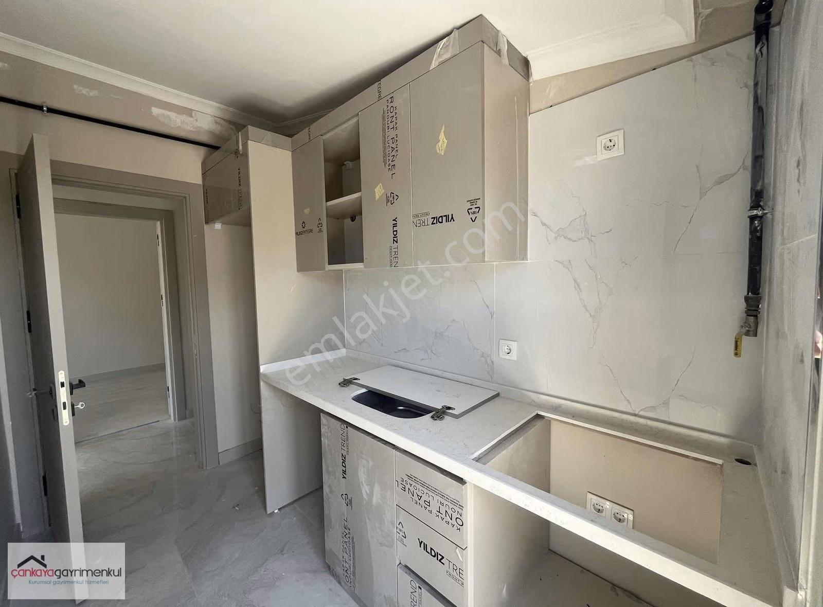 Halkalı Merkez'de 3+1 Sıfır Yerden Isıtmalı Son Kat Daire!! - Görsel 14