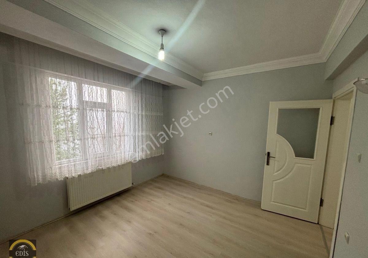 Mevlana Mah.de Kiralık Arakatta Mutfak Salon Ayrı Geniş 2+1 Daire - Görsel 17