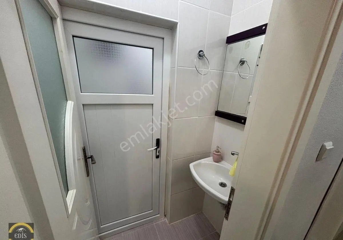 Mevlana Mah.de Kiralık Arakatta Mutfak Salon Ayrı Geniş 2+1 Daire - Görsel 2