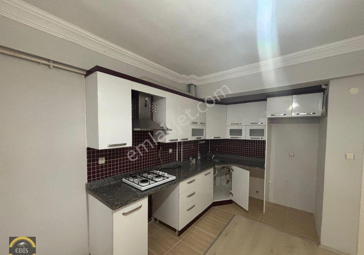 Mevlana Mah.de Kiralık Arakatta Mutfak Salon Ayrı Geniş 2+1 Daire - Görsel 28