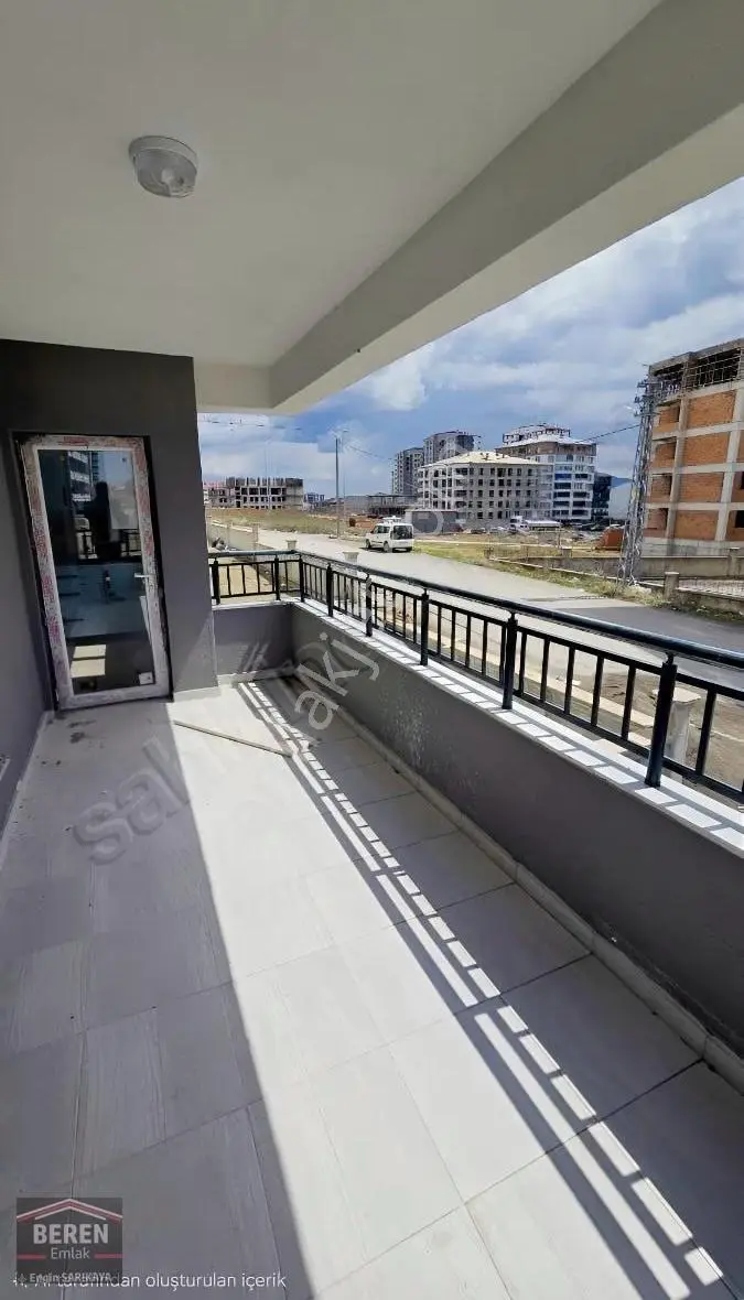 Kılavuzda Site İçerisinde 3+1 Sıfır Daire - Görsel 2