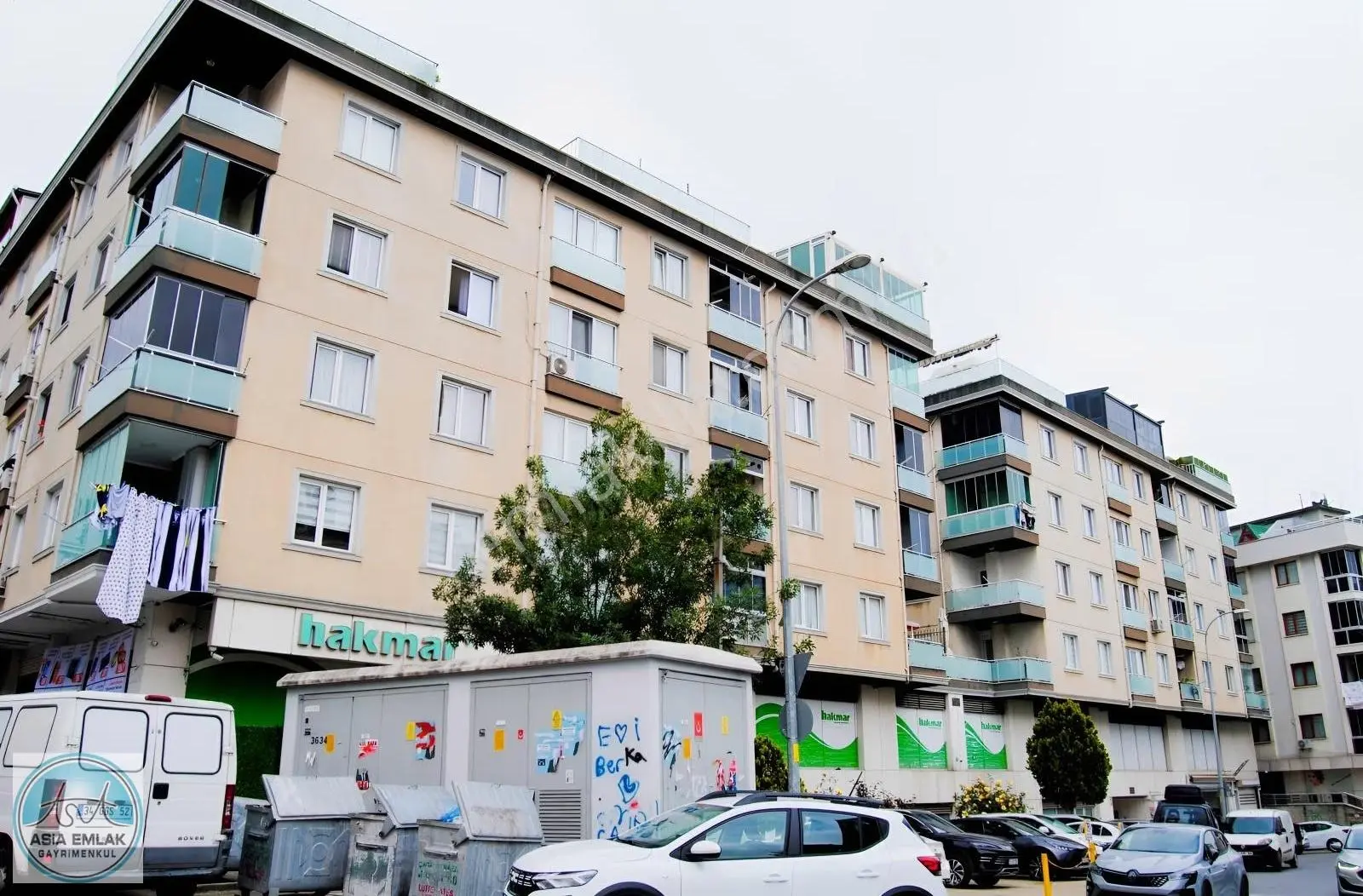 Asia Dan Gözdağında Mükemmel Konumda 3+1 130m2 Satılık Ara Kat