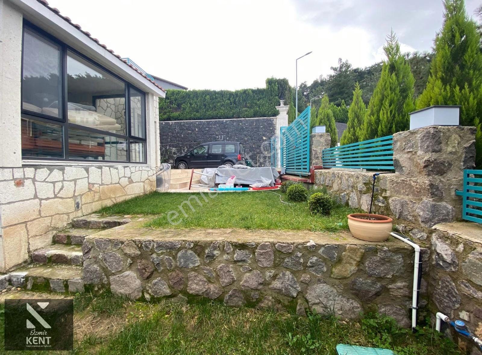 Kemalpaşa Çınar Satılık 6+1 Havuzlu Villa 280 M2 - Görsel 34