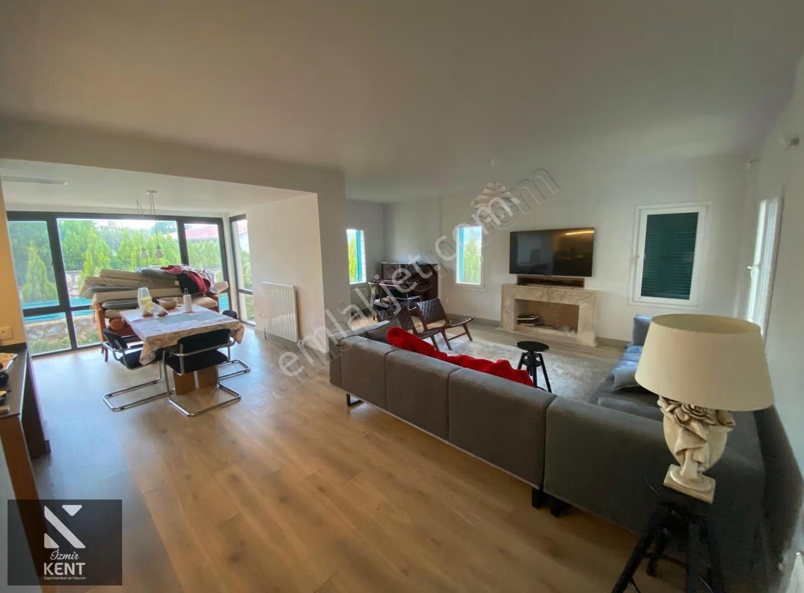 Kemalpaşa Çınar Satılık 6+1 Havuzlu Villa 280 M2 - Görsel 11