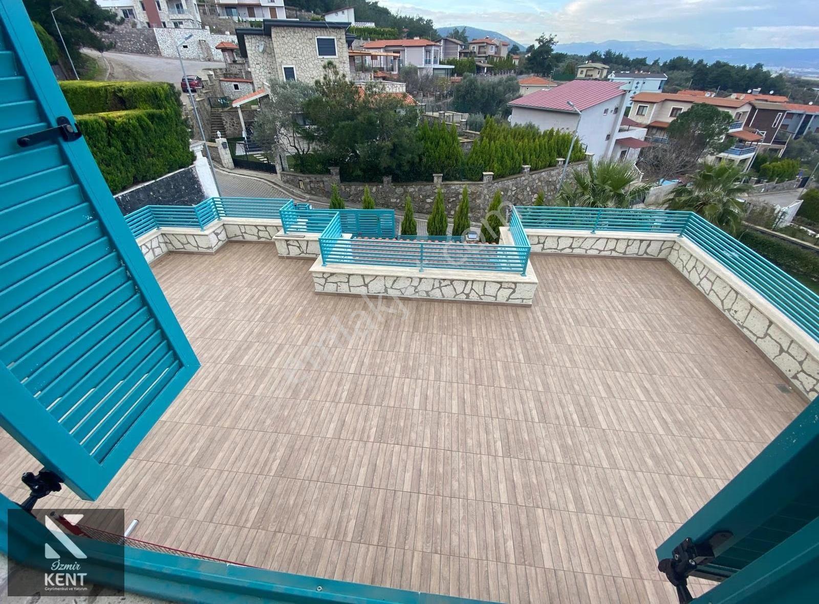 Kemalpaşa Çınar Satılık 6+1 Havuzlu Villa 280 M2 - Görsel 18