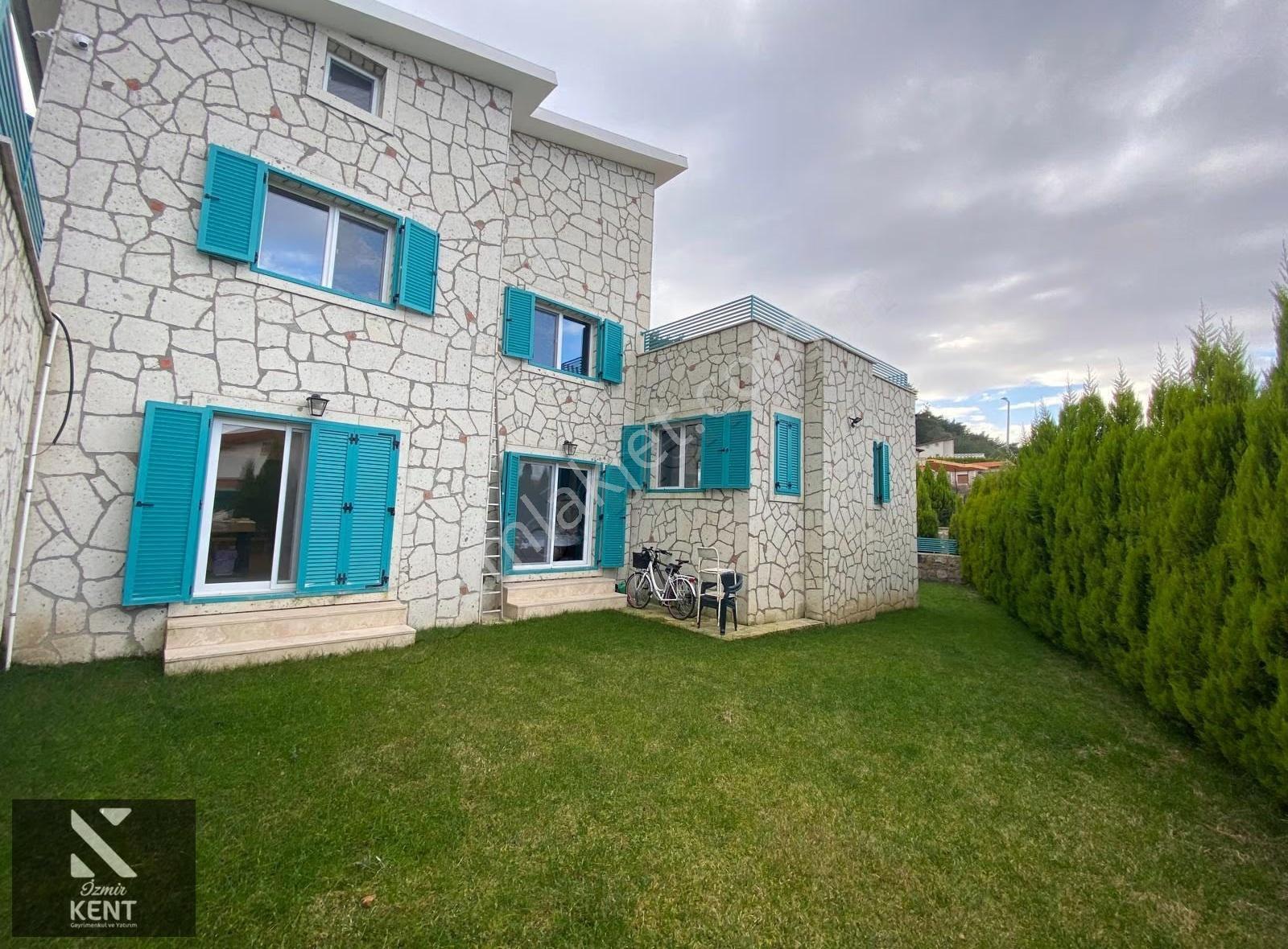Kemalpaşa Çınar Satılık 6+1 Havuzlu Villa 280 M2 - Görsel 26
