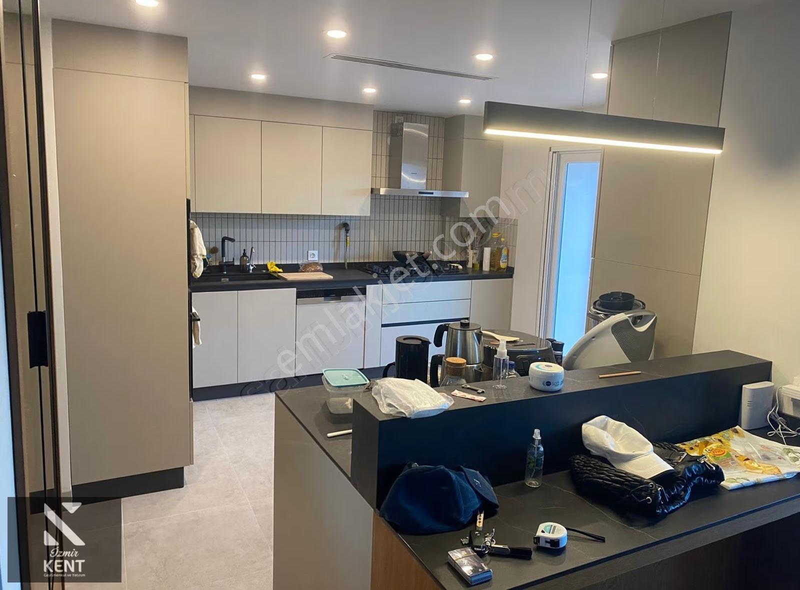 Kemalpaşa Çınar Satılık 6+1 Havuzlu Villa 280 M2 - Görsel 17