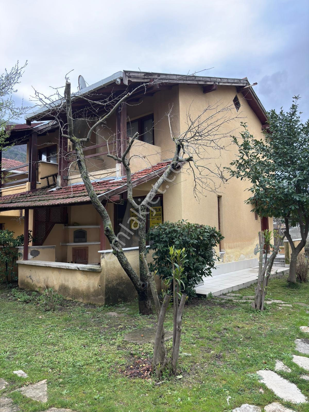 Mavi İle Yeşilin Tam Ortasında Camcılar Sitesinde Satılık Villa - Görsel 25