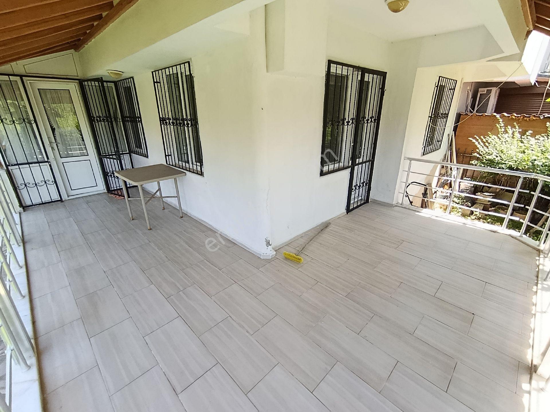 Plaja Yakın Kısmi Deniz Manzaralı Bakımlı Villa - Görsel 8