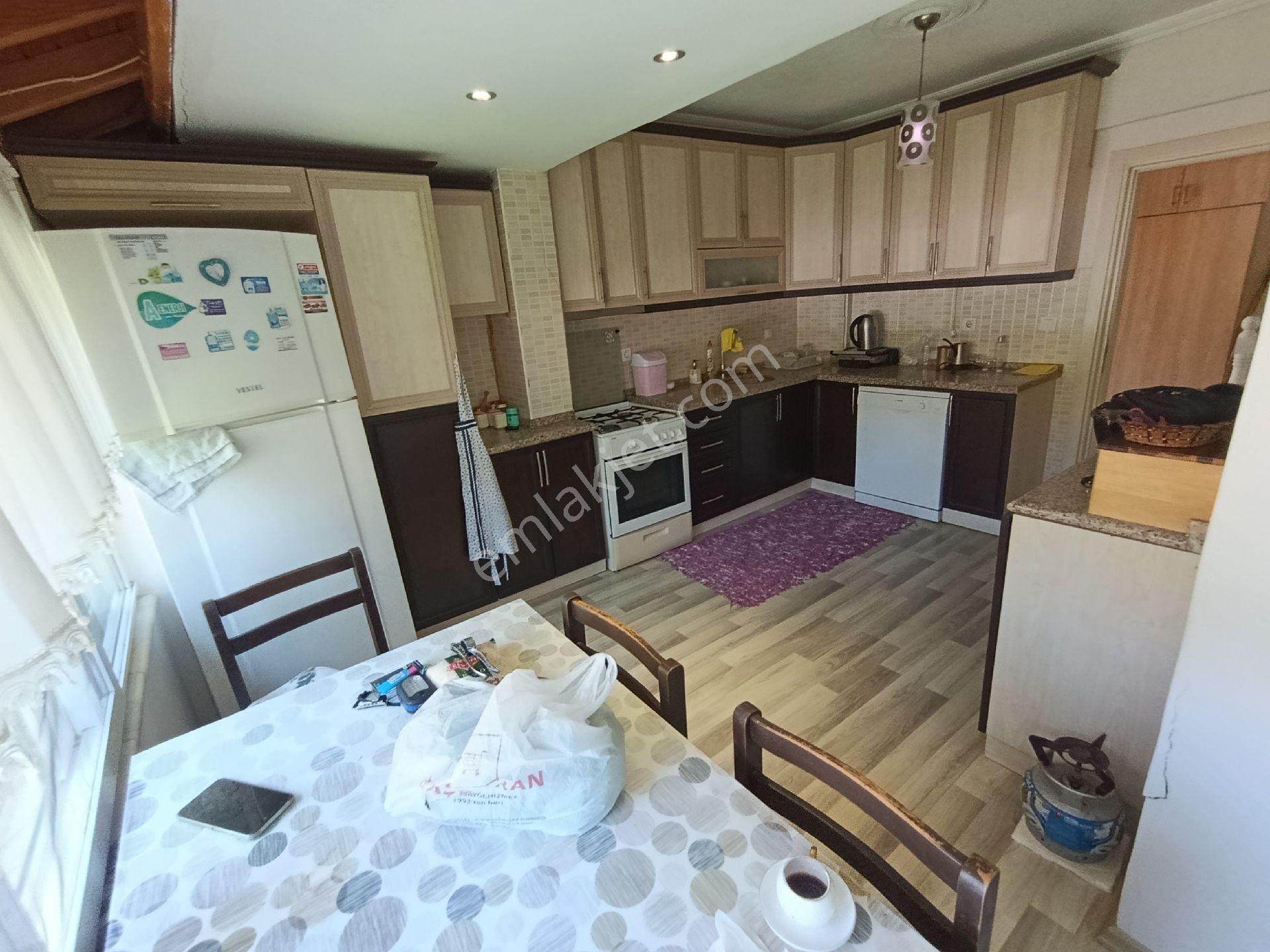 Plaja Yakın Kısmi Deniz Manzaralı Bakımlı Villa - Görsel 17