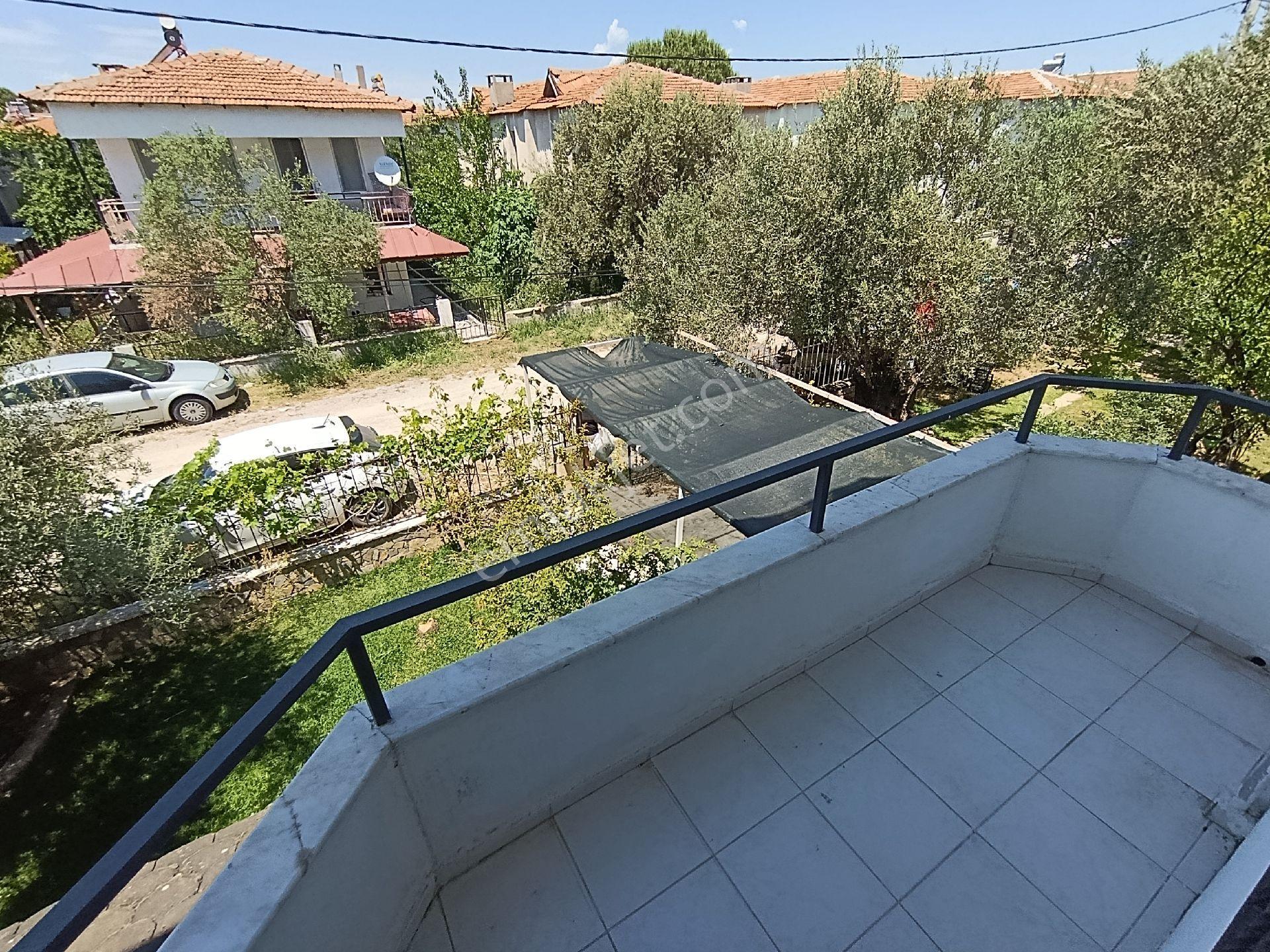 Plaja Yakın Kısmi Deniz Manzaralı Bakımlı Villa - Görsel 32