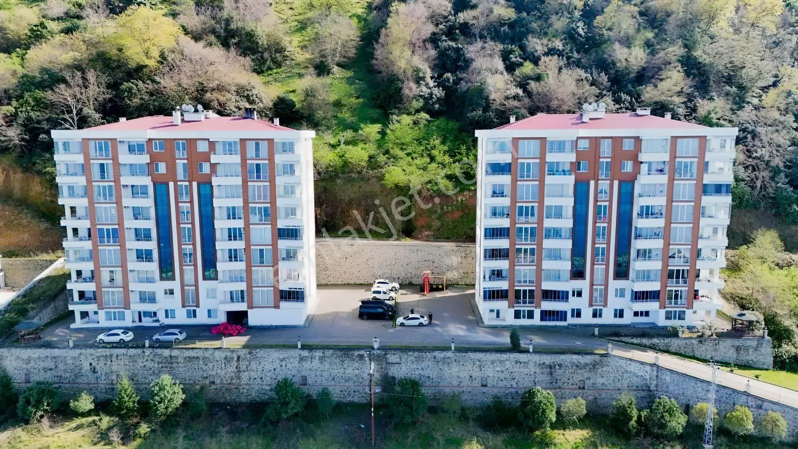 Tutkun Gayrimenkul'den Yomra'da Muhteşem Manzaralı Eşyalı Daire