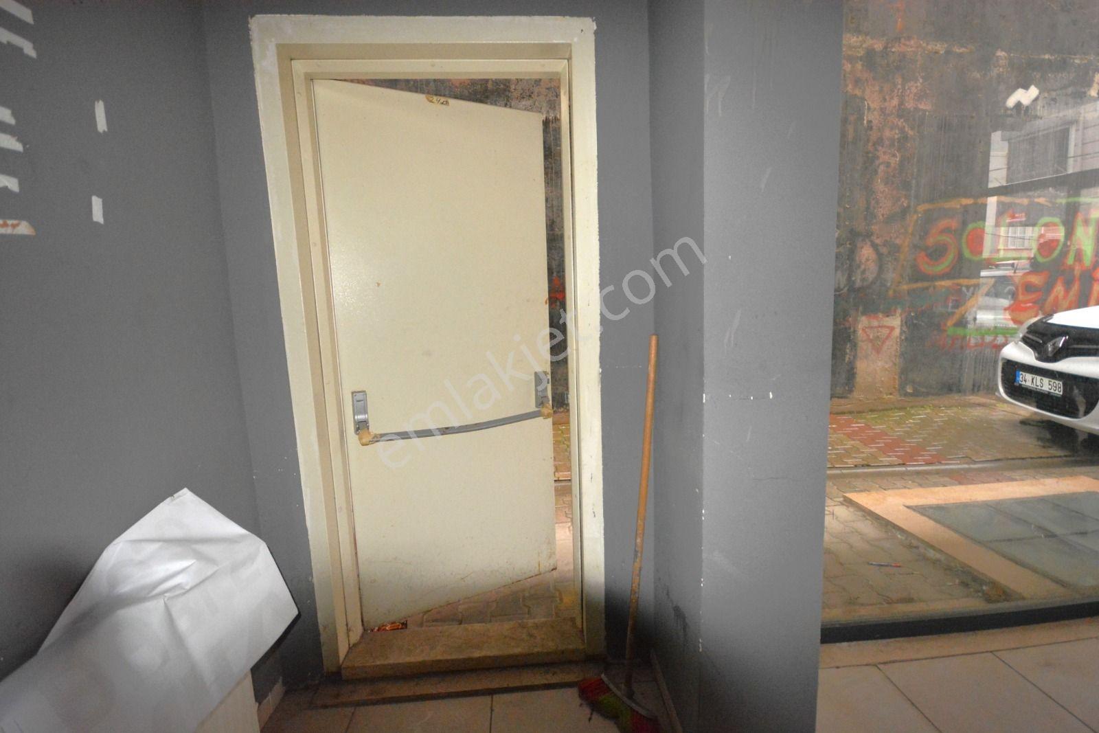 Satılık 110 M² Cadde Üzerinde Çok Uygun Fiyata!! Depolu Dükkan - Görsel 23
