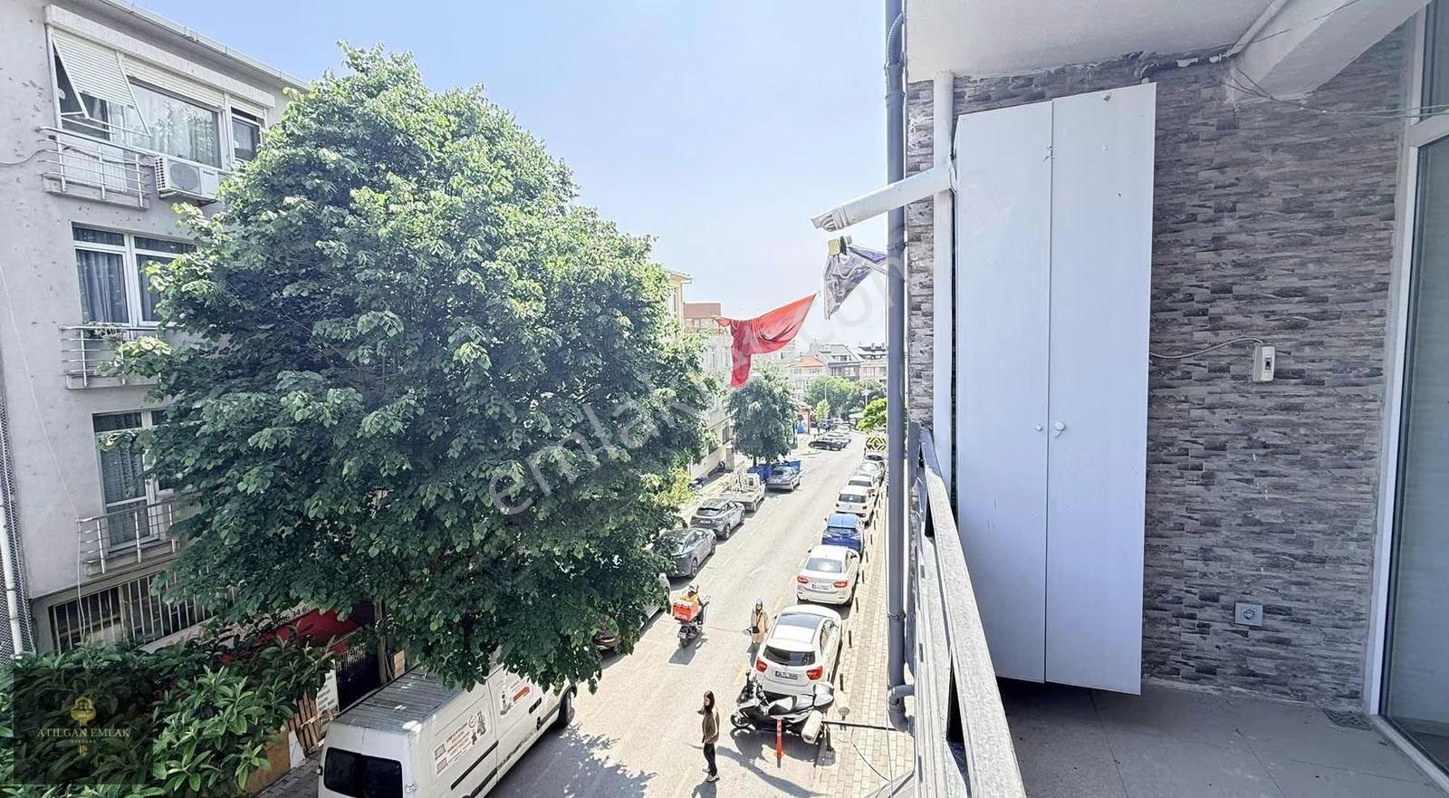 Üsküdar Çiçekçide Lokasyonu Değerli 2+1 Yatırımlık Daire - Görsel 2