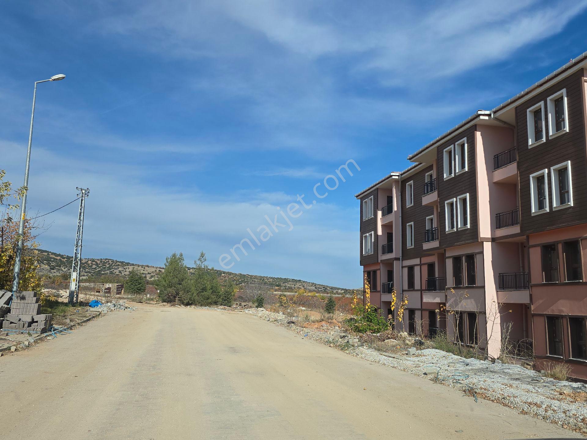 Denizli Bekilli Merkezde Resmi Yolu Var Toki Konutları İlçe Otoyol Yanı 4973 M² Çok Uygun.açıklamada - Görsel 12