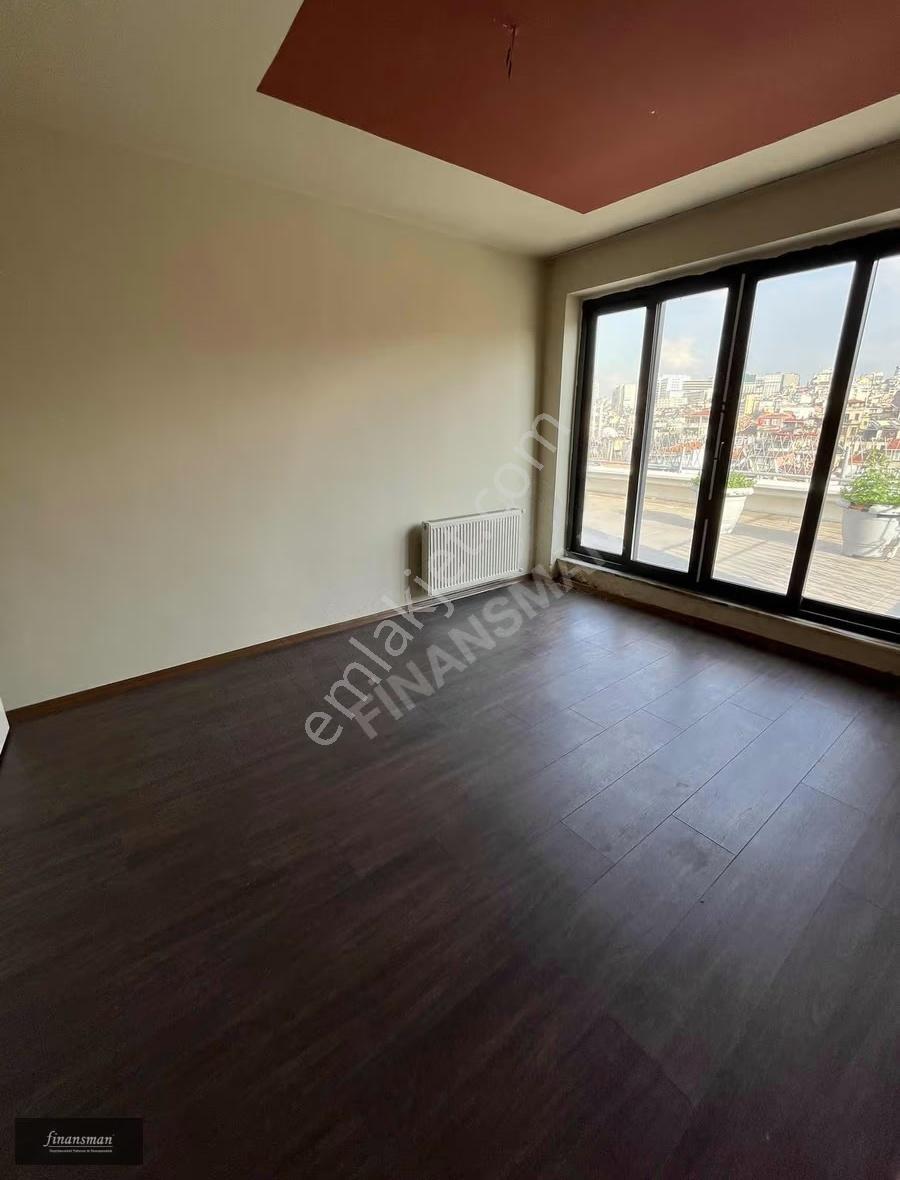 Beyoğlu - Ömer Hayyam'da - Teraslı - Manzaralı - Geniş Daire - Görsel 28