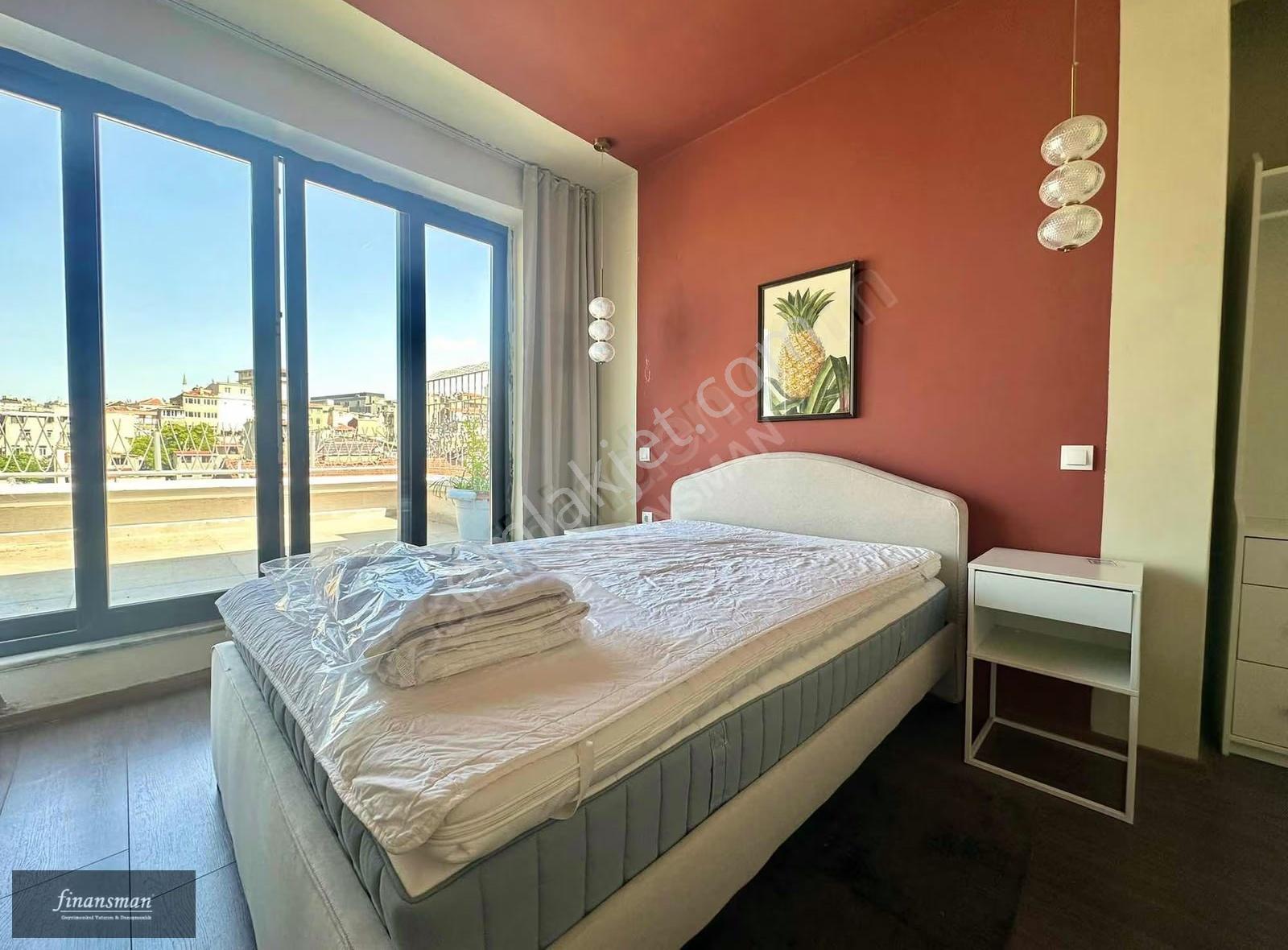 Beyoğlu - Ömer Hayyam'da - Teraslı - Manzaralı - Geniş Daire - Görsel 26