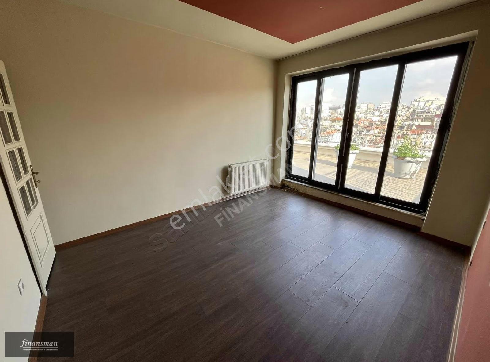 Beyoğlu - Ömer Hayyam'da - Teraslı - Manzaralı - Geniş Daire - Görsel 6