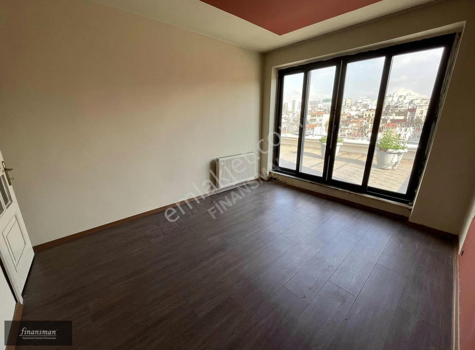Beyoğlu - Ömer Hayyam'da - Teraslı - Manzaralı - Geniş Daire - Görsel 17