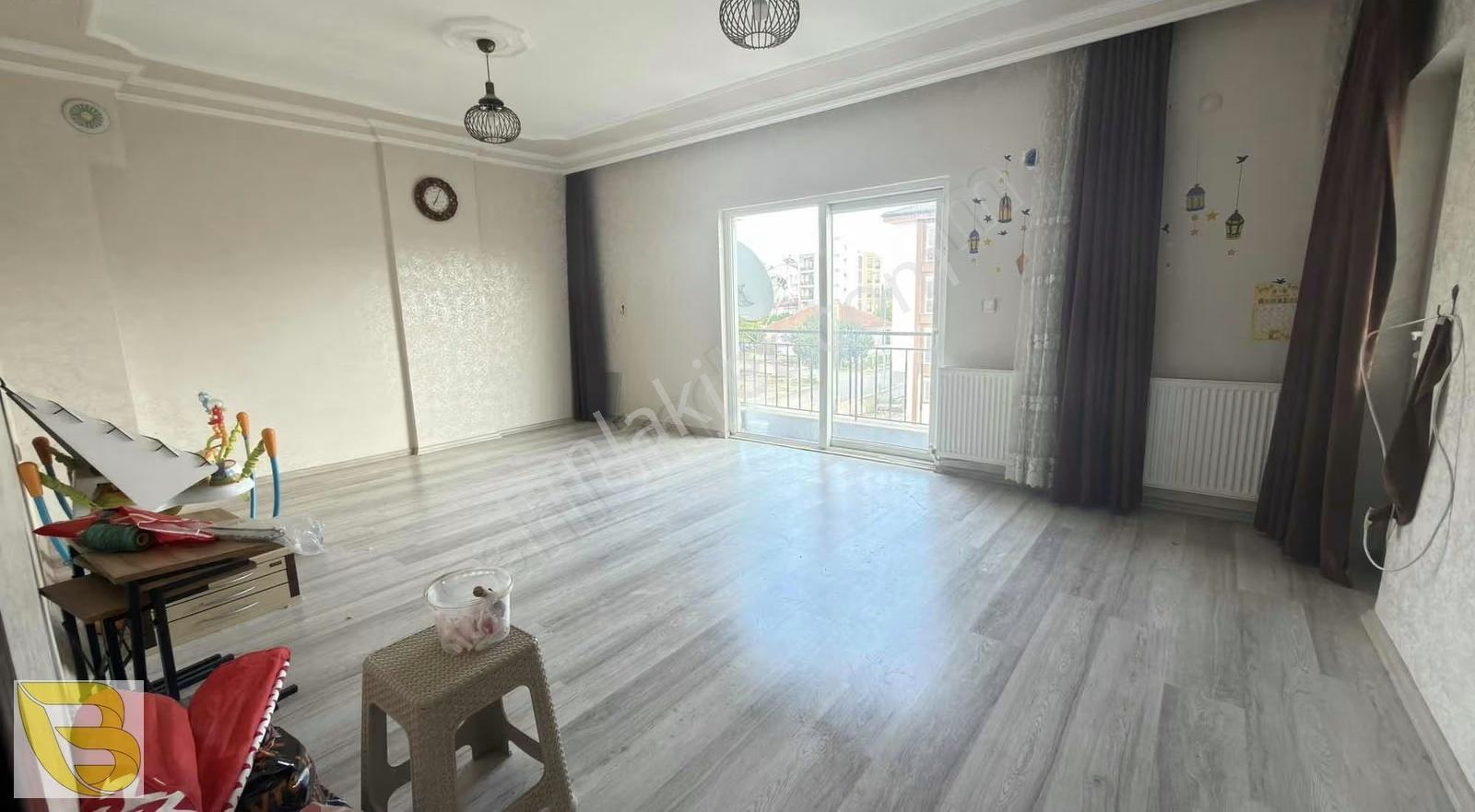 Yeniköy Merkezde Satılık 3+1 Daire Ebeveyn B.&d.gazlı