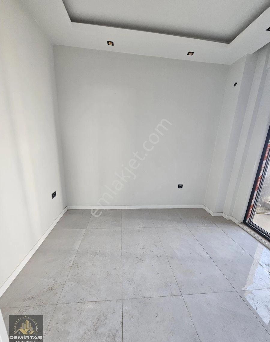 Yenisafak Mahallesınde Site İçerisinde Satılık Daire