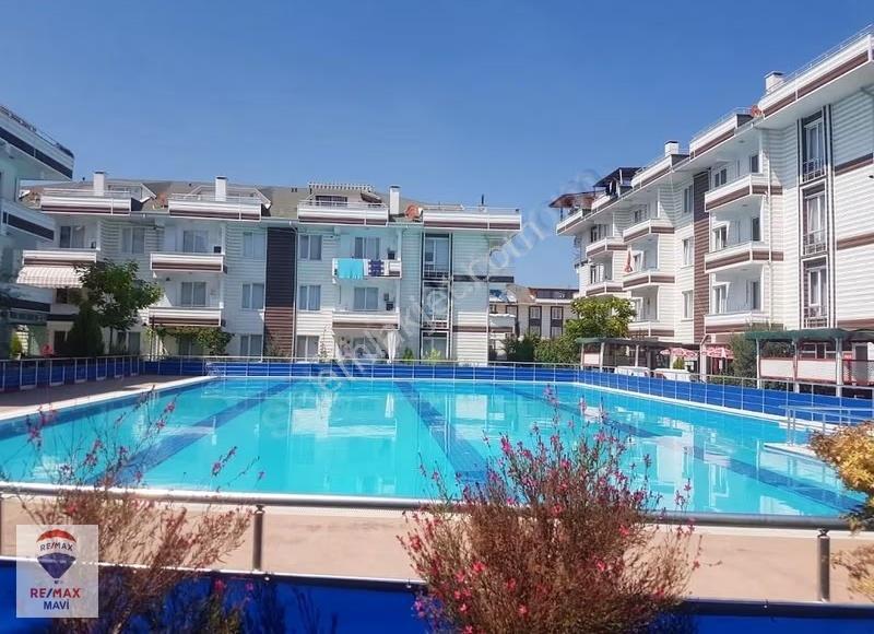 Karasu Gardenya Sitesinde Çift Balkon, Çift Havuz, Denize 250m - Görsel 11
