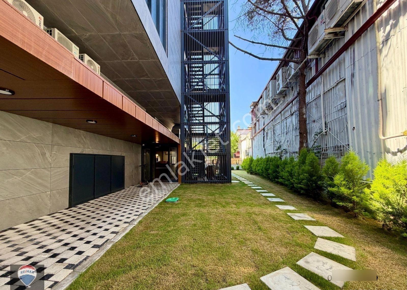 Kuşadası Merkez Ana Cadde Üzerınde 42 M² Kıralık Ofıs - Görsel 14