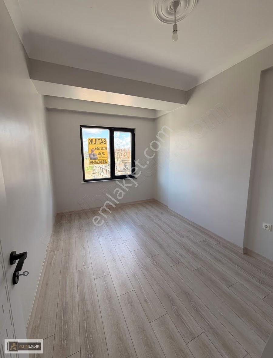 Atatürk Mah.de B.şehir Belediye Yakını Satılık 3.kat 1+1 Daire - Görsel 17