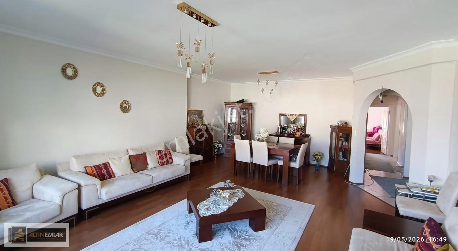 Cumhuriyet Mahallesinde 3+1, 145 M2 Denize Sıfır Yalı Dairesi - Görsel 8