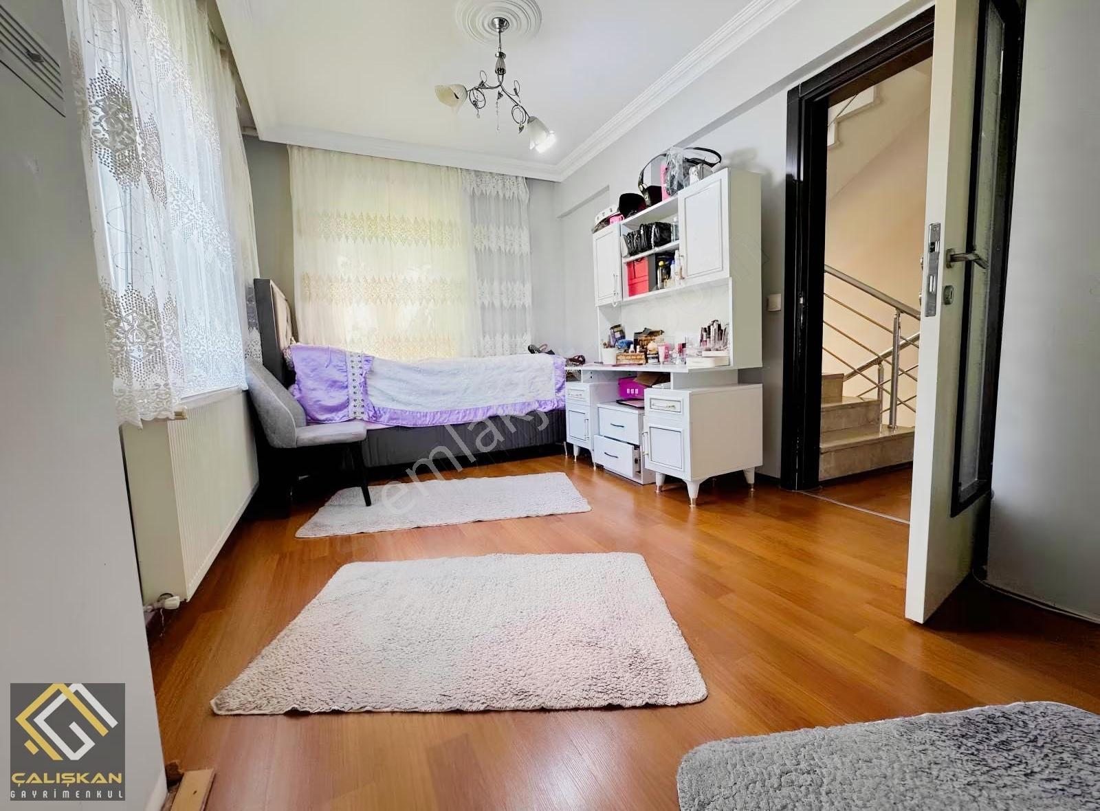 3 Aile Yaşamına Uygun | Bahçeli | Otoparklı Müstakil Villa - Görsel 3