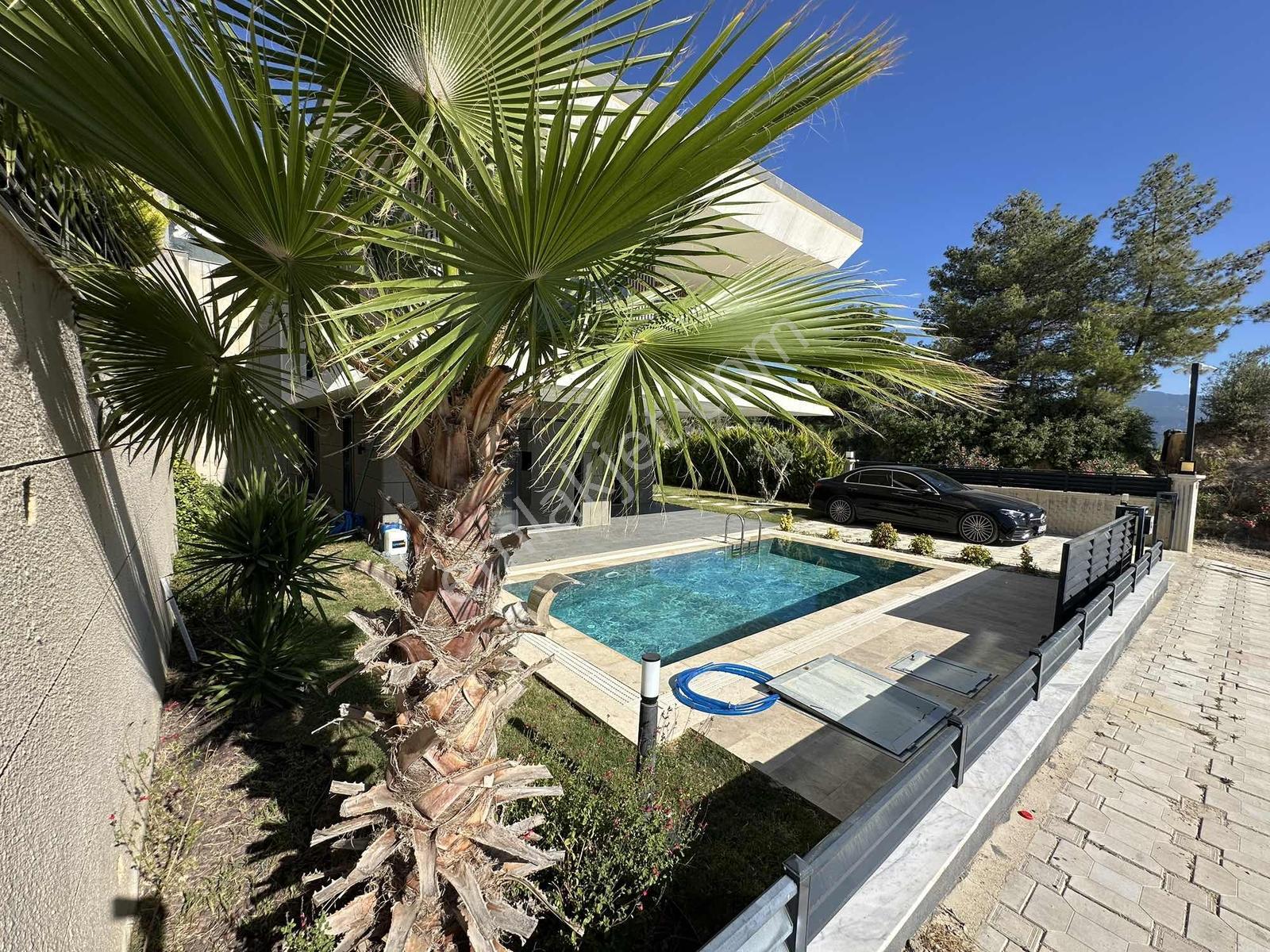 Kuşadası Soğucak'ta Full Deniz Manzaralı Tek Müstakil Villa - Görsel 27