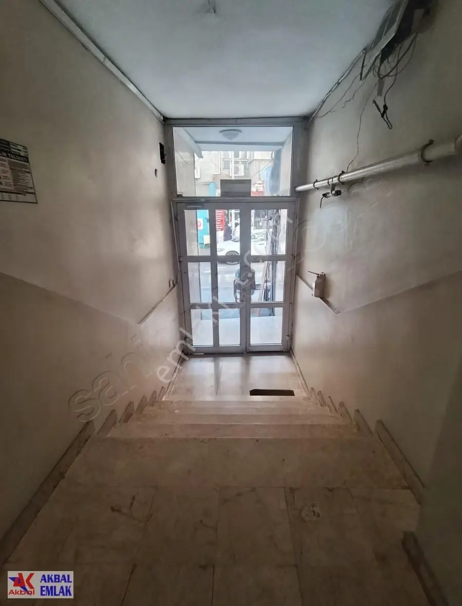 Akbal Emlak Doğu Mah. Çarşı 115 M2 3+1 Salon 5.500.000 Tl - Görsel 2