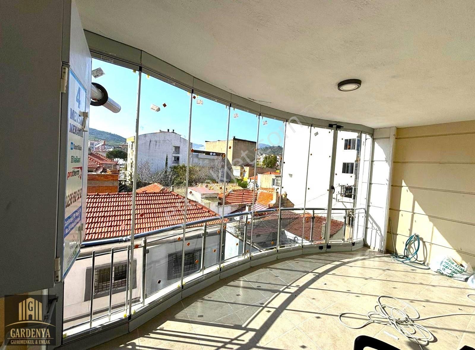 Çarşı Merkezde Geniş Daire - Görsel 2