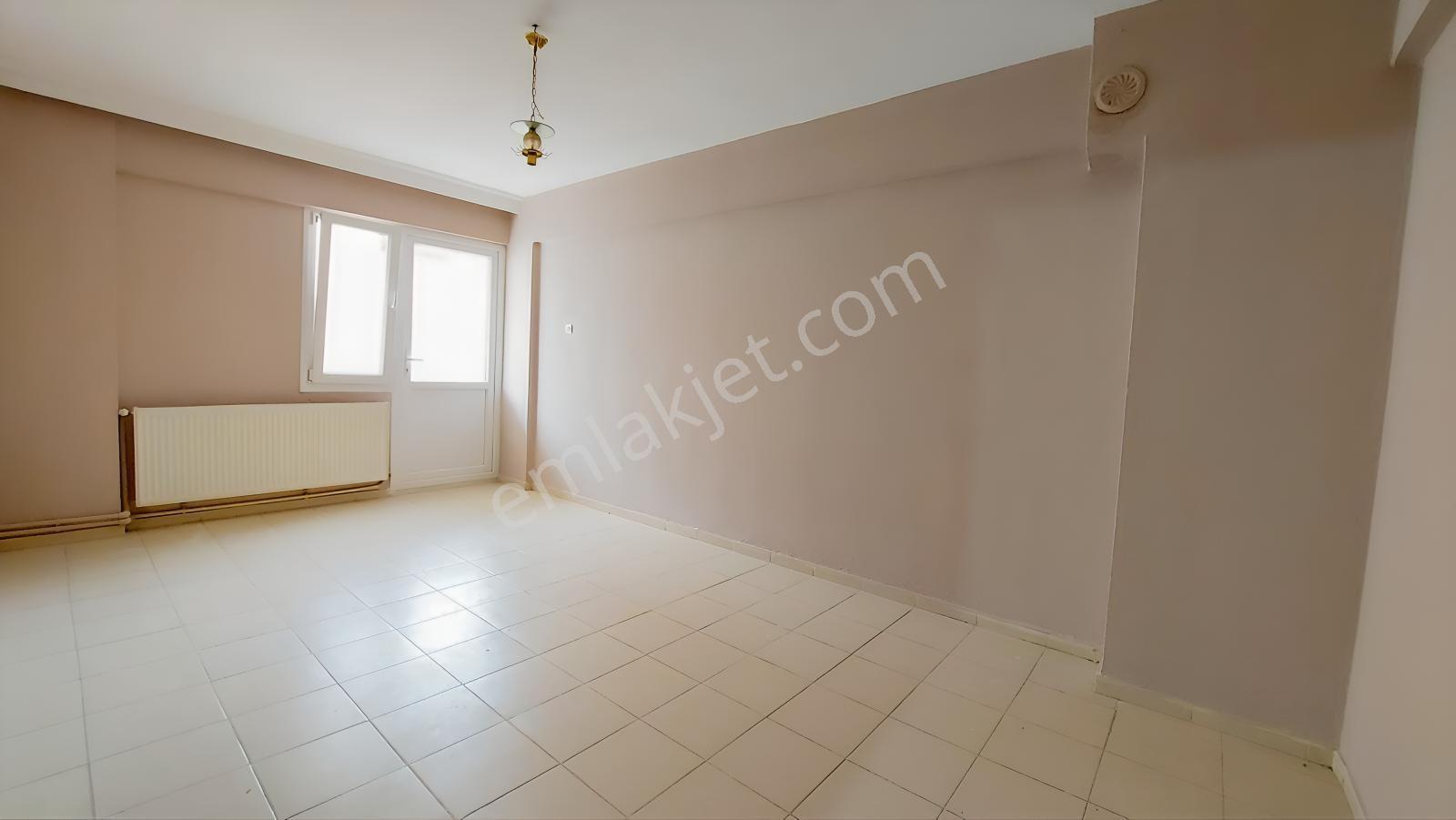 Ayvalık Aliçetinkaya'da Kaloriferli, Boyalı 3+1 Kiralık Daire - Görsel 13