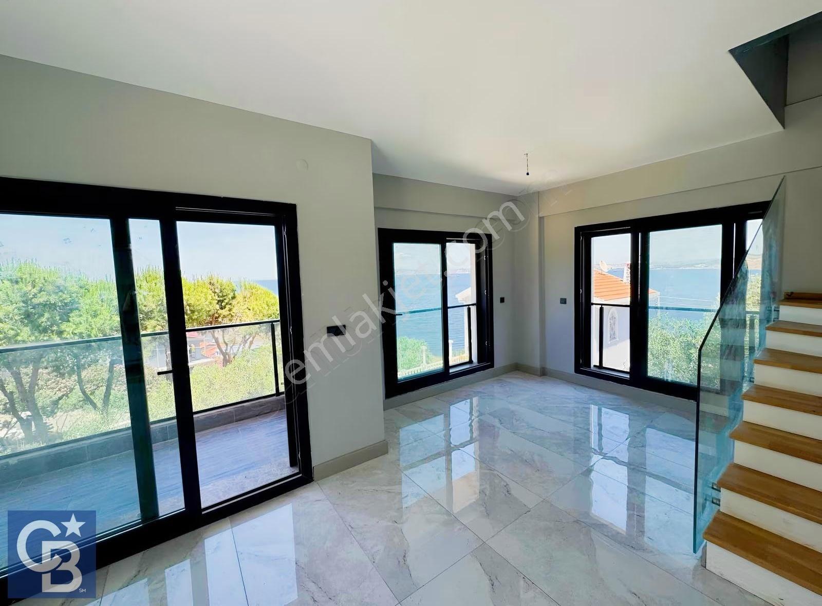 Yenifoça'da Özel Yapım Tripleks Villa... - Görsel 26
