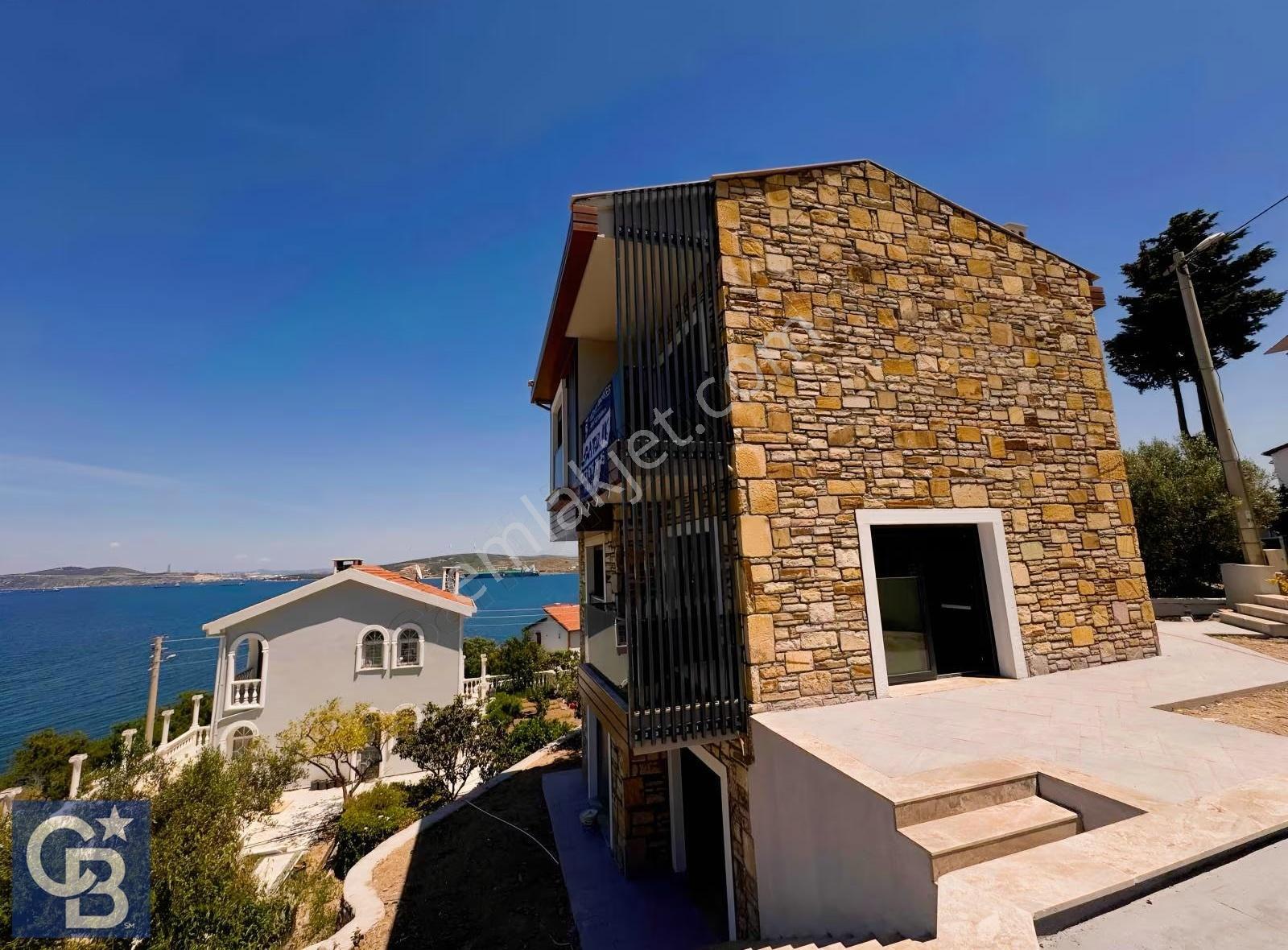 Yenifoça'da Özel Yapım Tripleks Villa... - Görsel 21