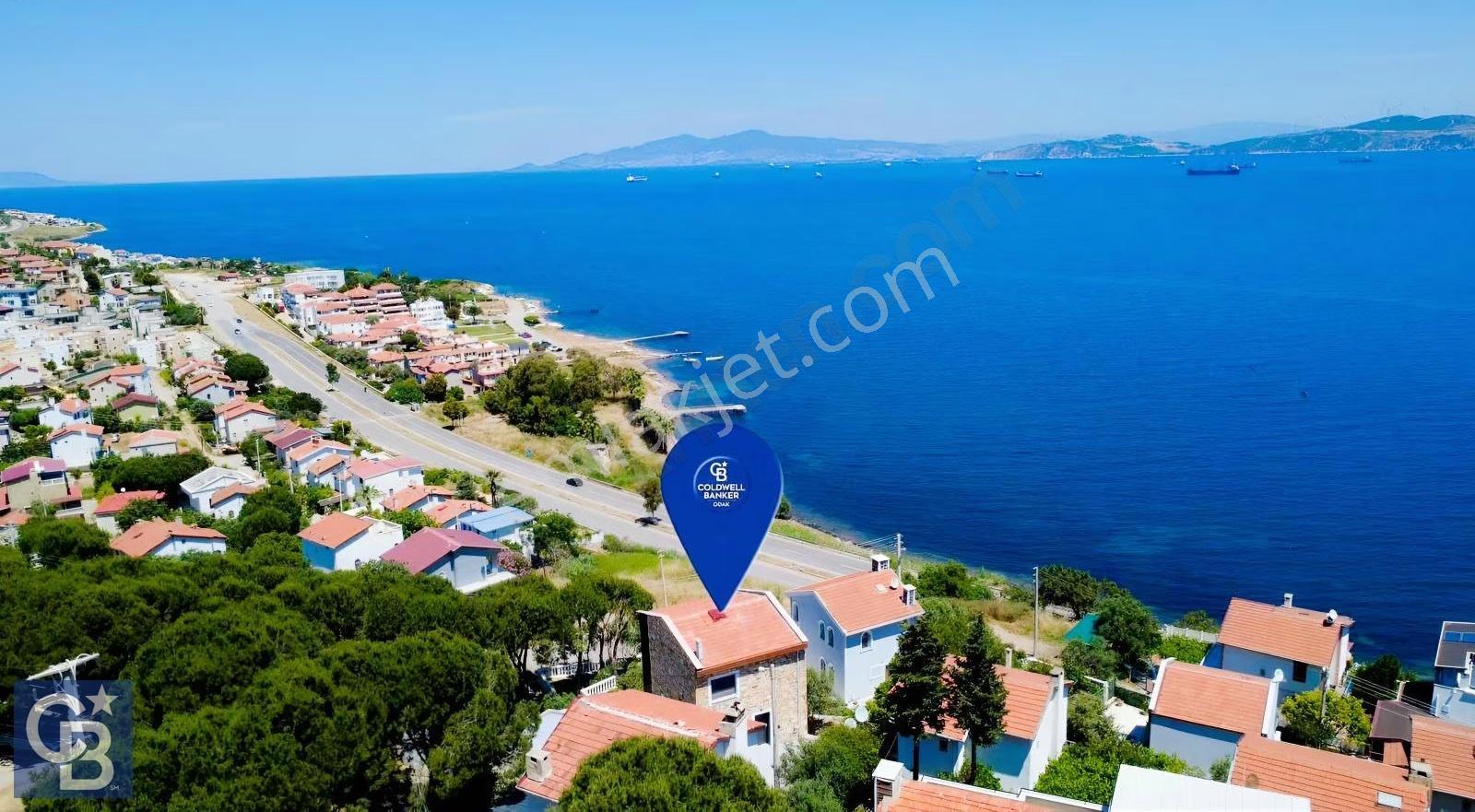 Yenifoça'da Özel Yapım Tripleks Villa... - Görsel 12