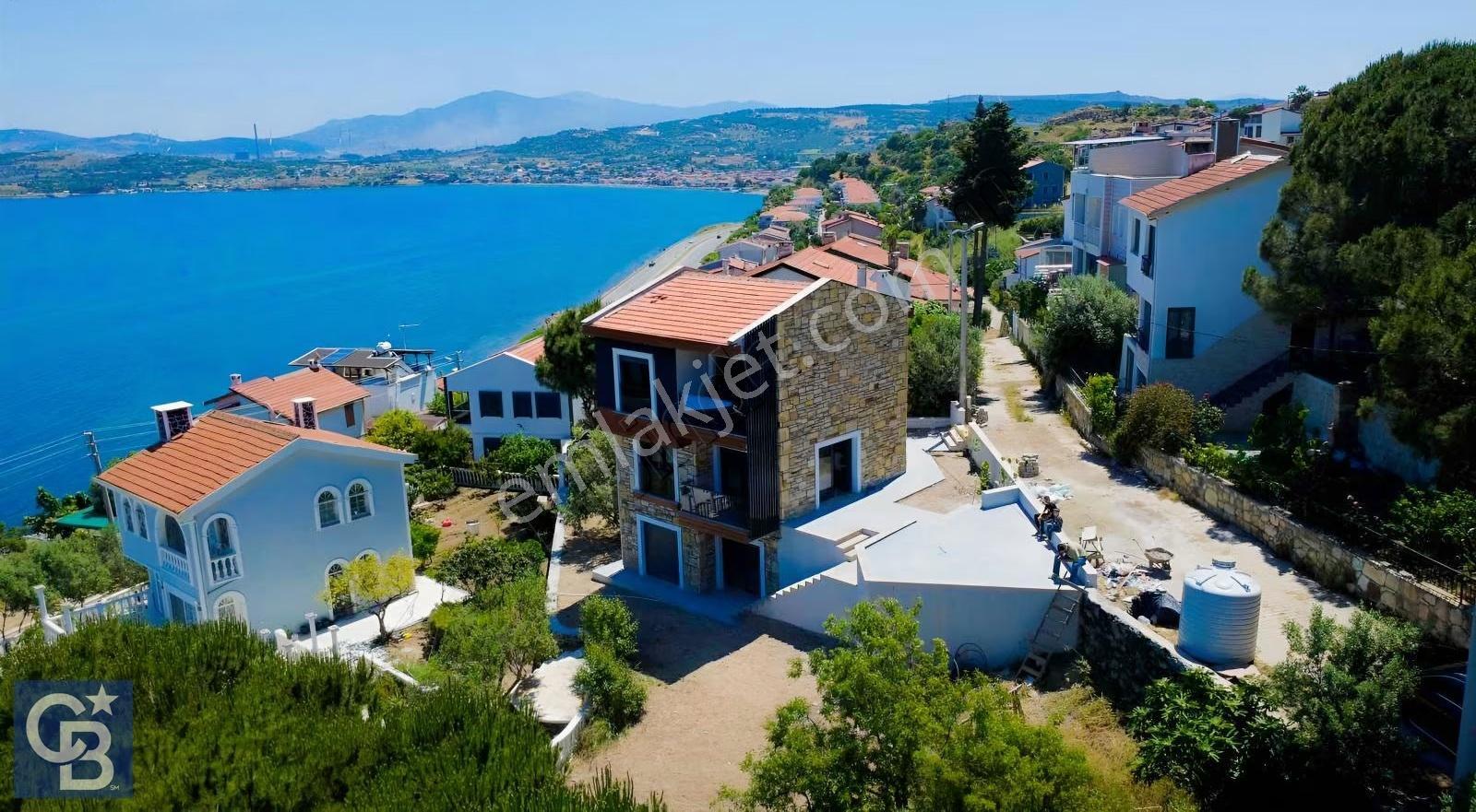 Yenifoça'da Özel Yapım Tripleks Villa... - Görsel 19