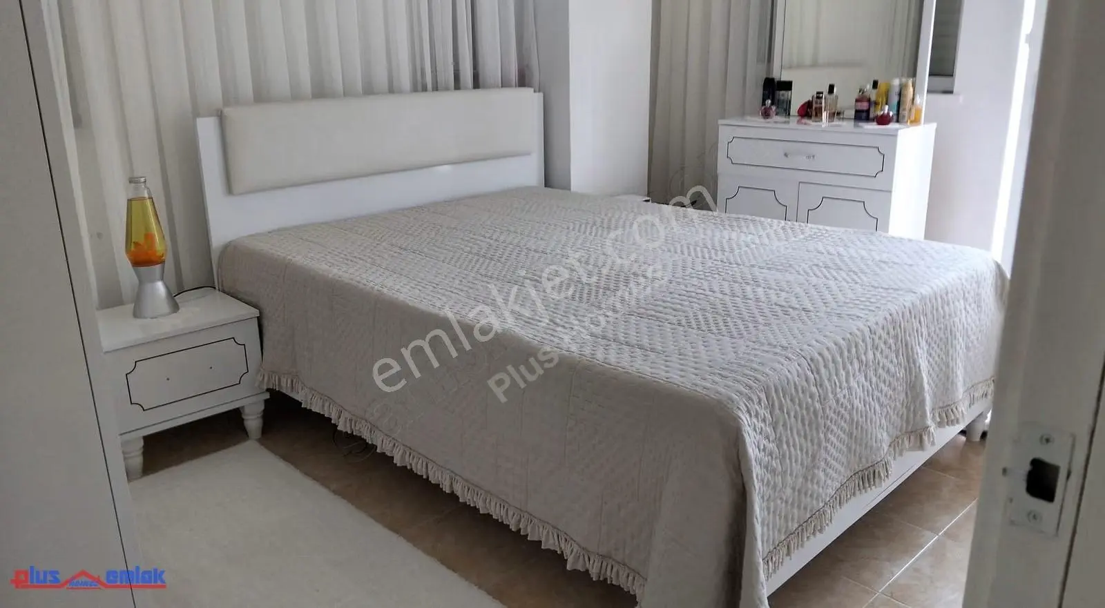 Kumköy Yolu Üzerinde Denize 500 Mt Satılık 2+1 Ful Eşyalı Daire - Görsel 3