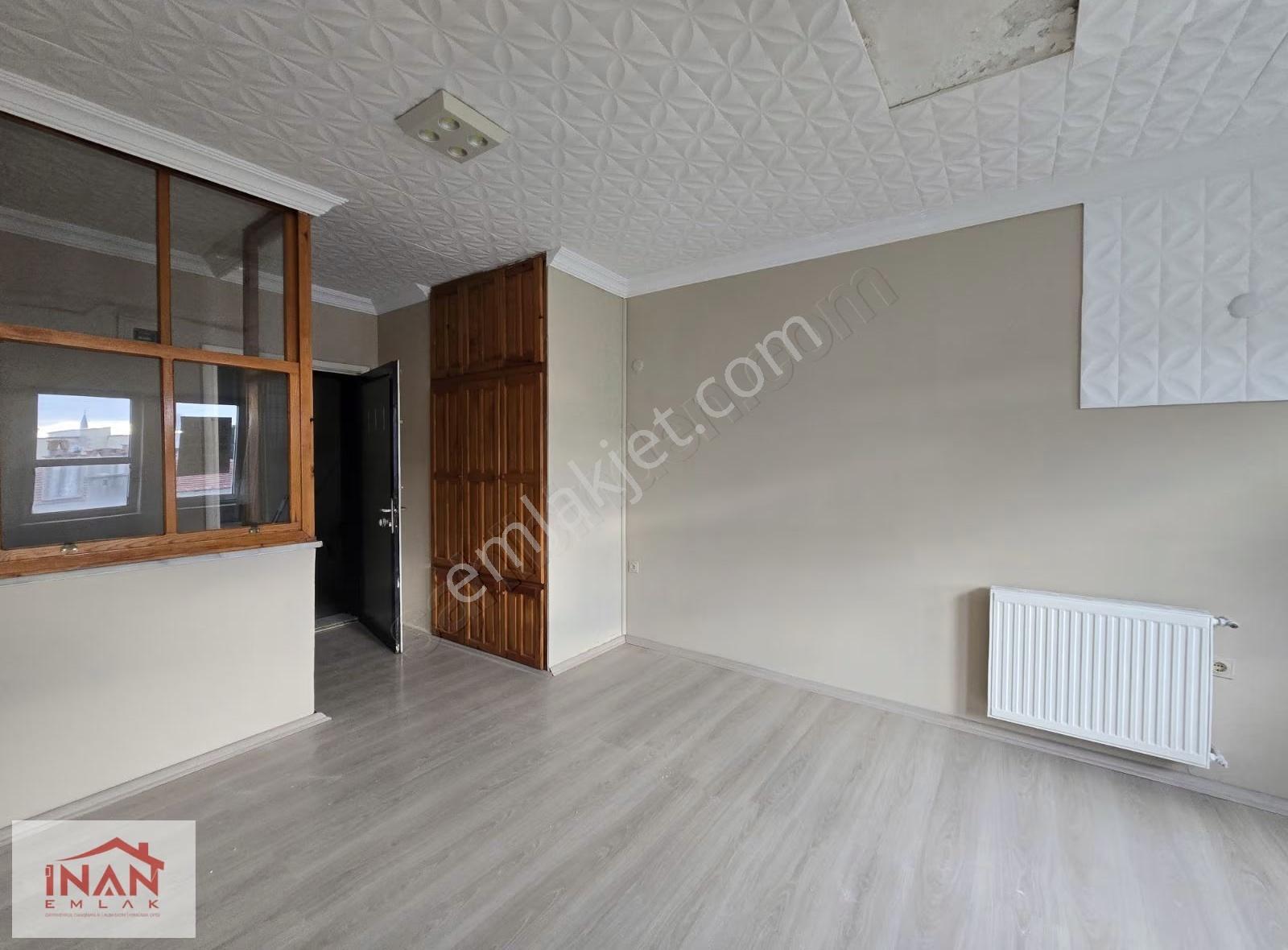 Belediye'ye Yakın Konumda Çarşı İçinde Satılık Ofis/büro